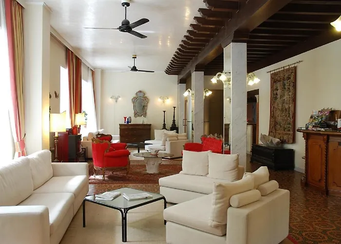 Valdor Hotel